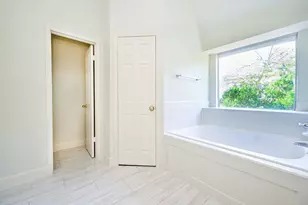 9731 New Kent Dr, Sugar Land, TX 77498 - Photo 19