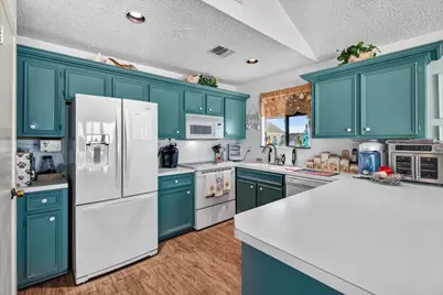 427 Tahiti Road, Tiki Island, TX 77554 - Photo 19
