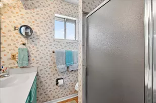 427 Tahiti Rd, Tiki Island, TX 77554 - Photo 35