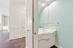 1422 Nantucket Dr, Houston, TX 77057 - Photo 11