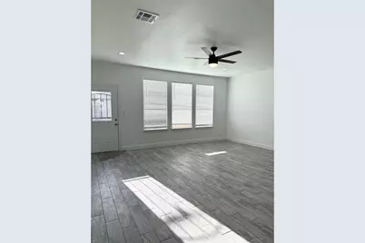 7710 Darnay Drive #A, Houston, TX 77033 - Photo 13