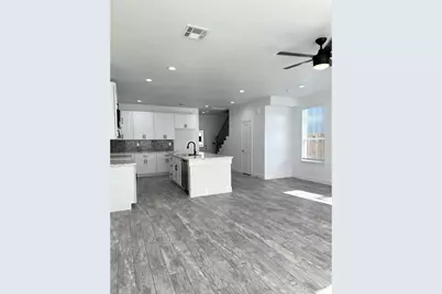 7710 Darnay Drive #A, Houston, TX 77033 - Photo 11