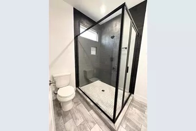 7710 Darnay Drive #A, Houston, TX 77033 - Photo 23