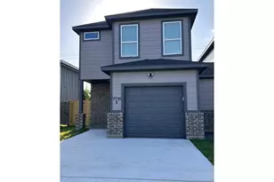 7710 Darnay Dr, Houston, TX 77033 - Photo 1