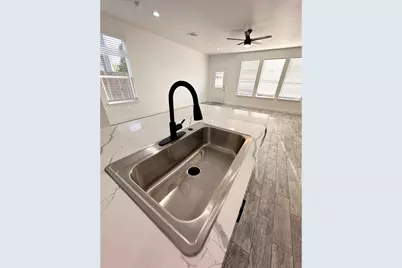 7710 Darnay Drive #A, Houston, TX 77033 - Photo 9