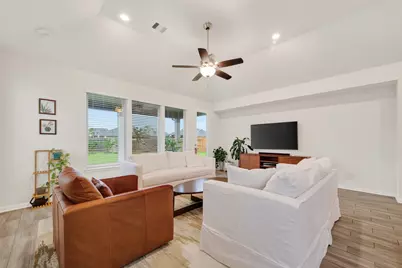 15607 Barton Orchard Lane, Houston, TX 77044 - Photo 9