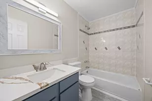 9616 Long Point Rd, Houston, TX 77055 - Photo 17