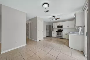 11811 Fossil Rock Ln, Houston, TX 77034 - Photo 17