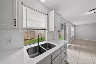 11811 Fossil Rock Ln, Houston, TX 77034 - Photo 17