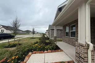 4727 Bay Vista Dr, Baytown, TX 77523 - Photo 3