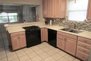 12139 Glenway Dr, Houston, TX 77070 - Photo 11