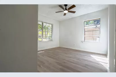 10221 Bretton Drive, Houston, TX 77016 - Photo 13