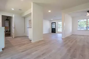 10221 Bretton Dr, Houston, TX 77016 - Photo 11