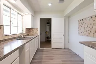 10221 Bretton Dr, Houston, TX 77016 - Photo 21