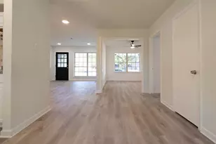 10221 Bretton Dr, Houston, TX 77016 - Photo 23