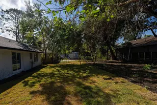 10221 Bretton Dr, Houston, TX 77016 - Photo 5