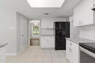 1122 Tigris Ln, Houston, TX 77090 - Photo 7