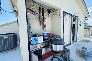 1001 Gillette St, Houston, TX 77019 - Photo 5