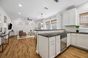5924 Petty St, Houston, TX 77007 - Photo 9