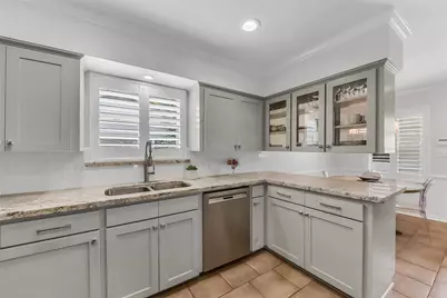 7706 Meadowbriar Lane, Houston, TX 77063 - Photo 7