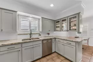 7706 Meadowbriar Ln, Houston, TX 77063 - Photo 7