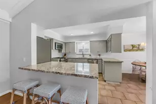 7706 Meadowbriar Ln, Houston, TX 77063 - Photo 9