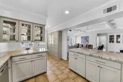 7706 Meadowbriar Lane, Houston, TX 77063 - Photo 5