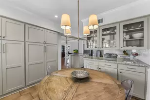 7706 Meadowbriar Ln, Houston, TX 77063 - Photo 9