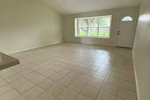 10123 Kent Towne Ln, Sugar Land, TX 77498 - Photo 3