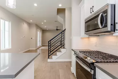 1439 W 25th Street #B, Houston, TX 77008 - Photo 7