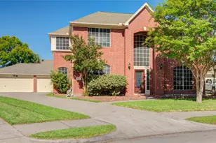 1742 Country Club Cove Dr, Baytown, TX 77521 - Photo 1