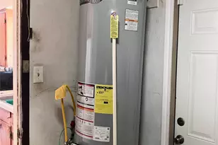 1313 N Noble Rd, Texas City, TX 77591 - Photo 17