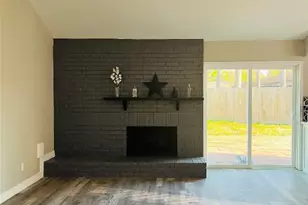 2203 Colonial Ct S, League City, TX 77573 - Photo 3