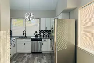 2203 Colonial Ct S, League City, TX 77573 - Photo 7