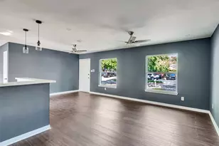 9814 Trumpet St, Houston, TX 77078 - Photo 9