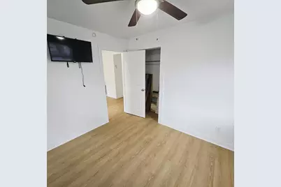 305 Miles Road, Bacliff, TX 77518 - Photo 11