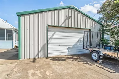 664 Laurel Street S, Matagorda, TX 77457 - Photo 5