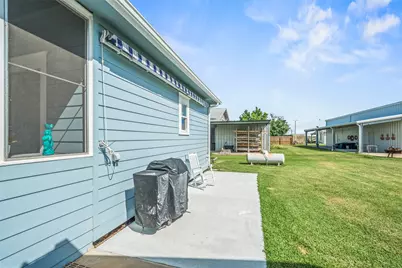 664 Laurel Street S, Matagorda, TX 77457 - Photo 7