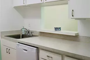 2201 Fountain View Dr, Houston, TX 77057 - Photo 7