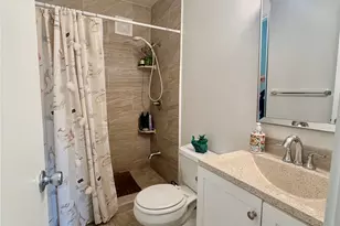 2201 Fountain View Dr, Houston, TX 77057 - Photo 9