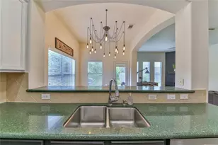 2301 Shadow Falls Ln, Pearland, TX 77584 - Photo 11