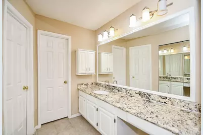 3402 Hidden Creek Drive, Sugar Land, TX 77479 - Photo 11