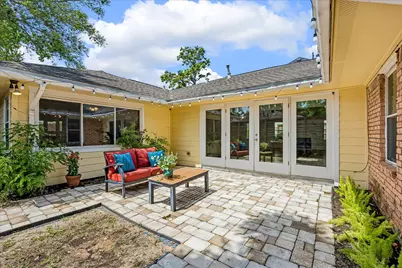 8739 Linkterrace Lane, Houston, TX 77025 - Photo 5