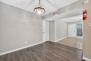 2110 Wilcrest Dr, Houston, TX 77042 - Photo 11