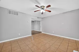 2110 Wilcrest Dr, Houston, TX 77042 - Photo 9