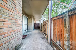 2110 Wilcrest Dr, Houston, TX 77042 - Photo 23