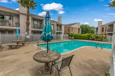 3220 69th Street #B8, Galveston, TX 77551 - Photo 37