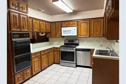 415 Zinn Drive, Crosby, TX 77532 - Photo 9