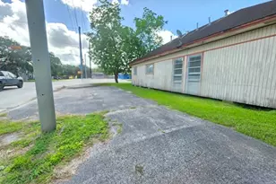 2600 Avenue F, Bay City, TX 77414 - Photo 21