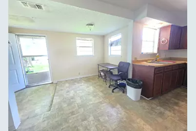 2600 Avenue F, Bay City, TX 77414 - Photo 9